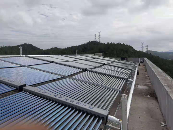 江西吉安光大環保員工宿舍太陽能熱泵熱水工程