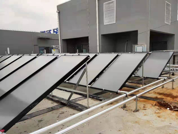 億家人太陽能和空氣能應用在滁州公路改建收費站