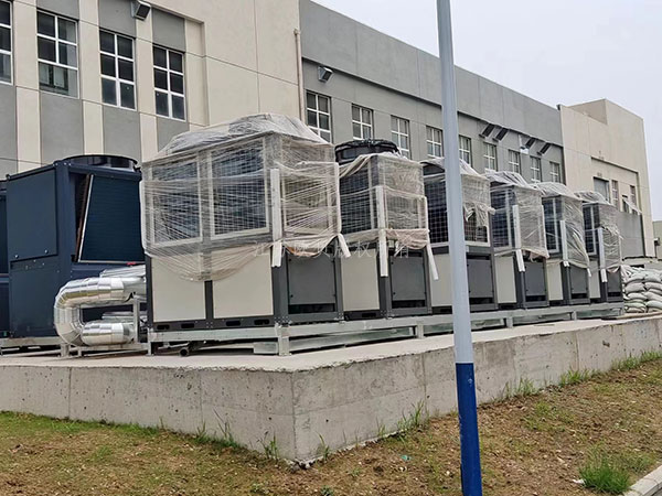 適用于大型電鍍加熱企業可以加熱上百噸電鍍液藥水的空氣能熱泵