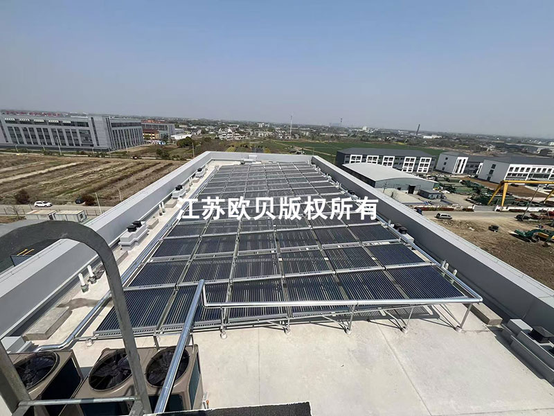 節能54%！太陽能熱泵系統在大型洗滌廠的高溫熱水應用實踐